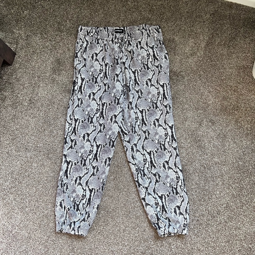 Express Women’s High Waisted Snakeskin Print Jogger Pant
